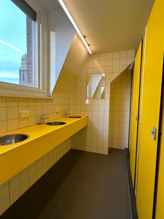 Hostel & Bar De Basis Zwolle  Esterno foto